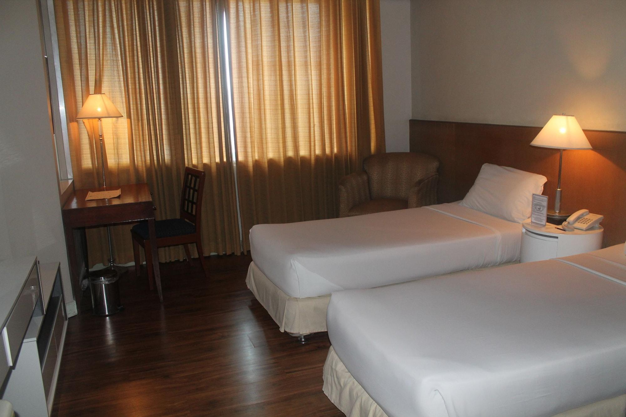 Pearl Manila Hotel Екстер'єр фото
