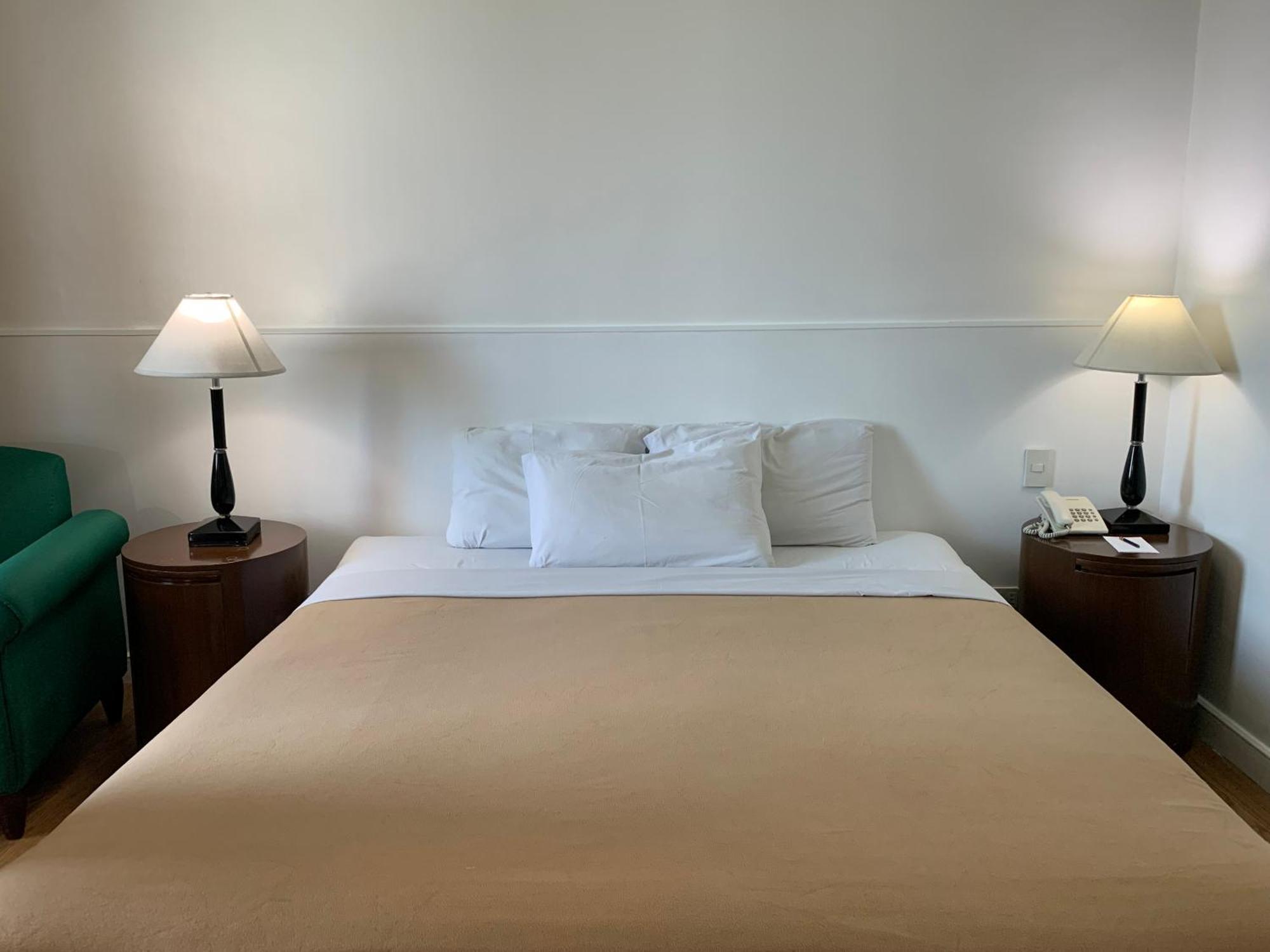 Pearl Manila Hotel Екстер'єр фото
