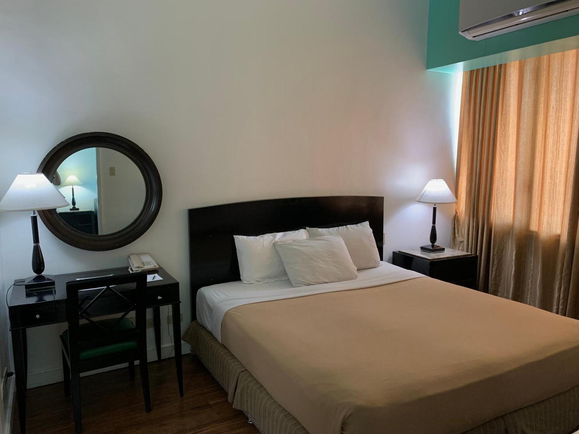 Pearl Manila Hotel Екстер'єр фото