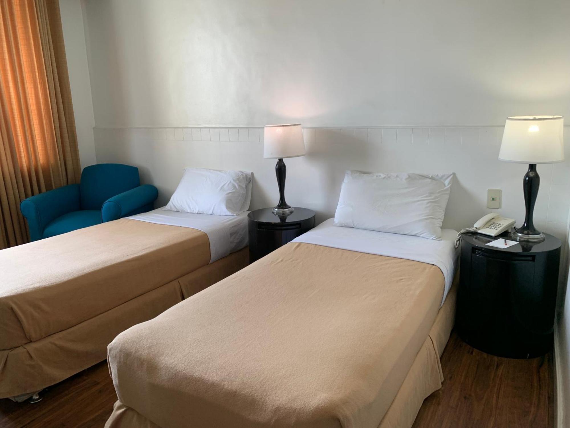 Pearl Manila Hotel Екстер'єр фото