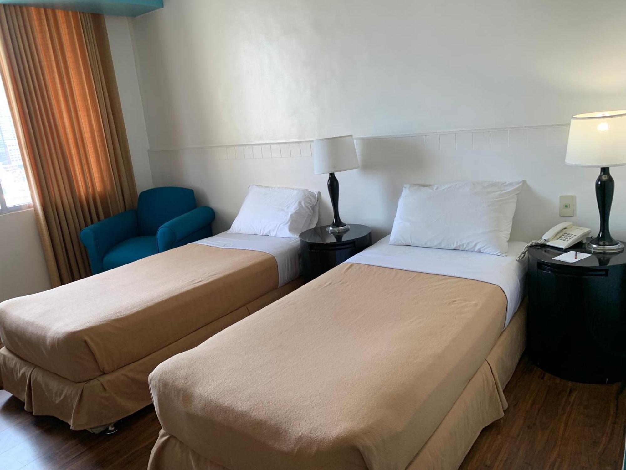 Pearl Manila Hotel Екстер'єр фото