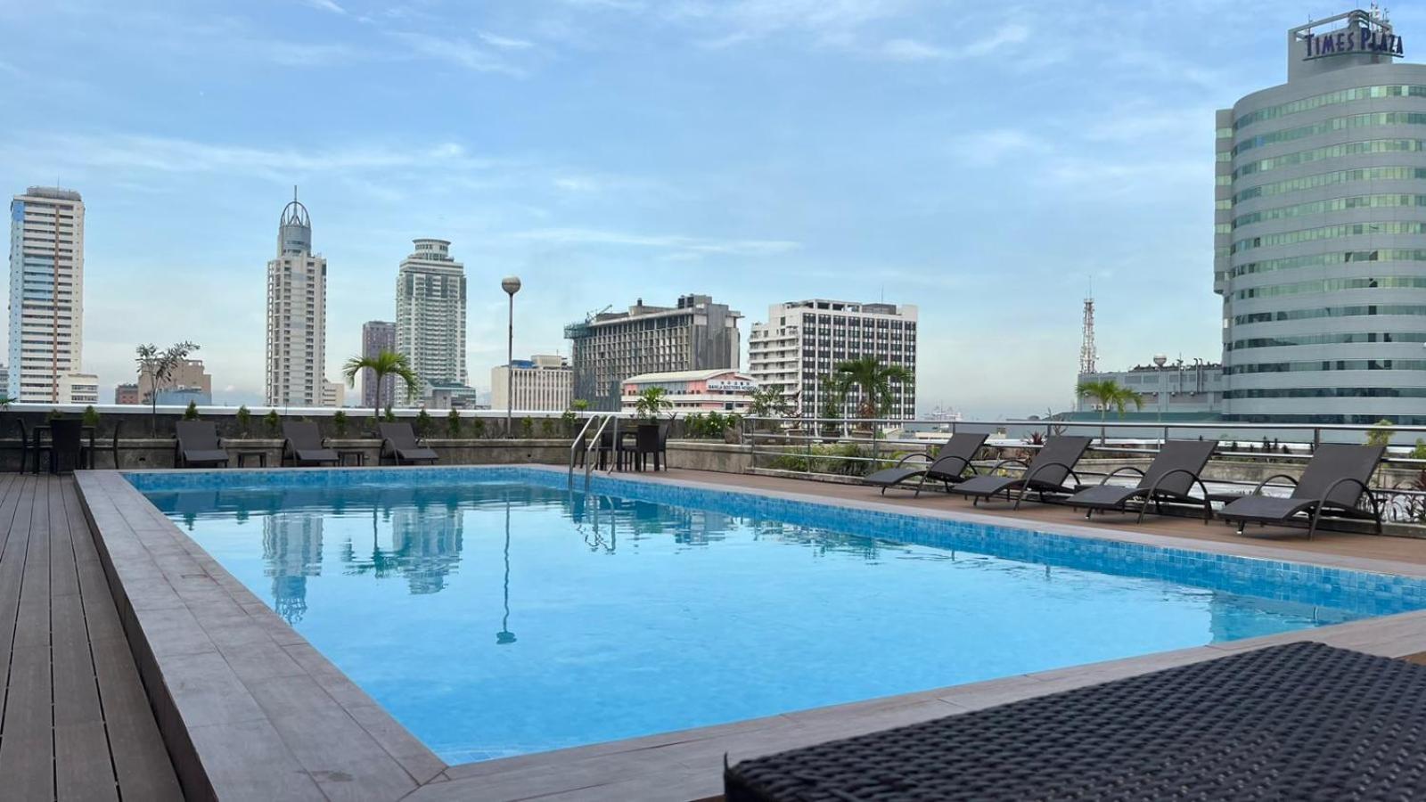 Pearl Manila Hotel Екстер'єр фото